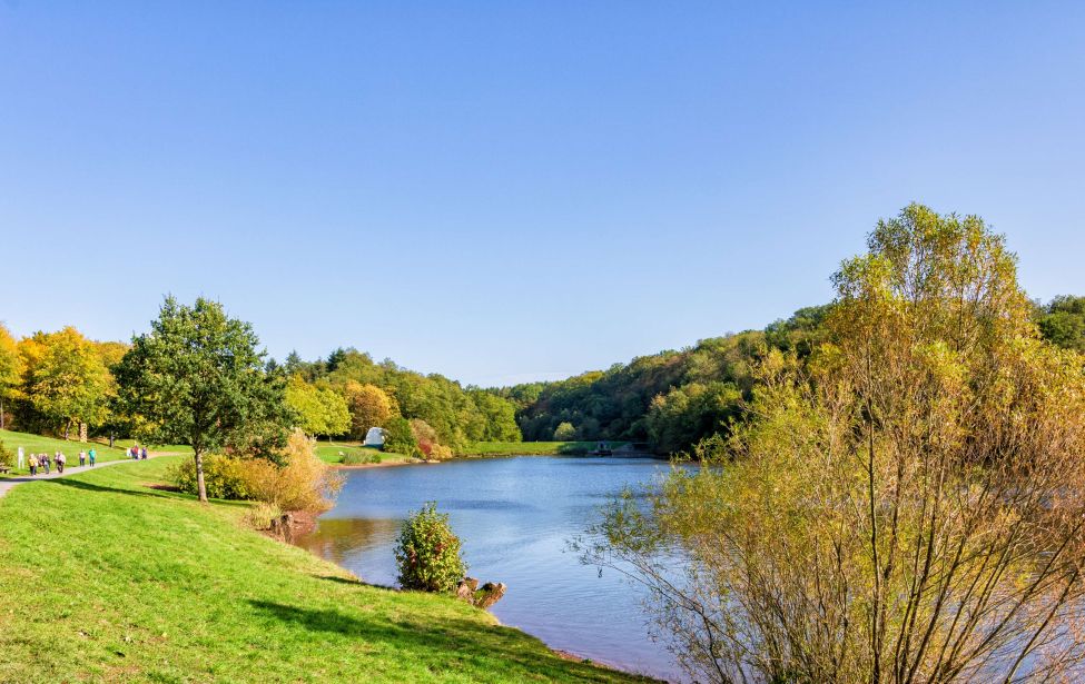 Der Bootsanlager mit Tretbooten im Ohmbachsee